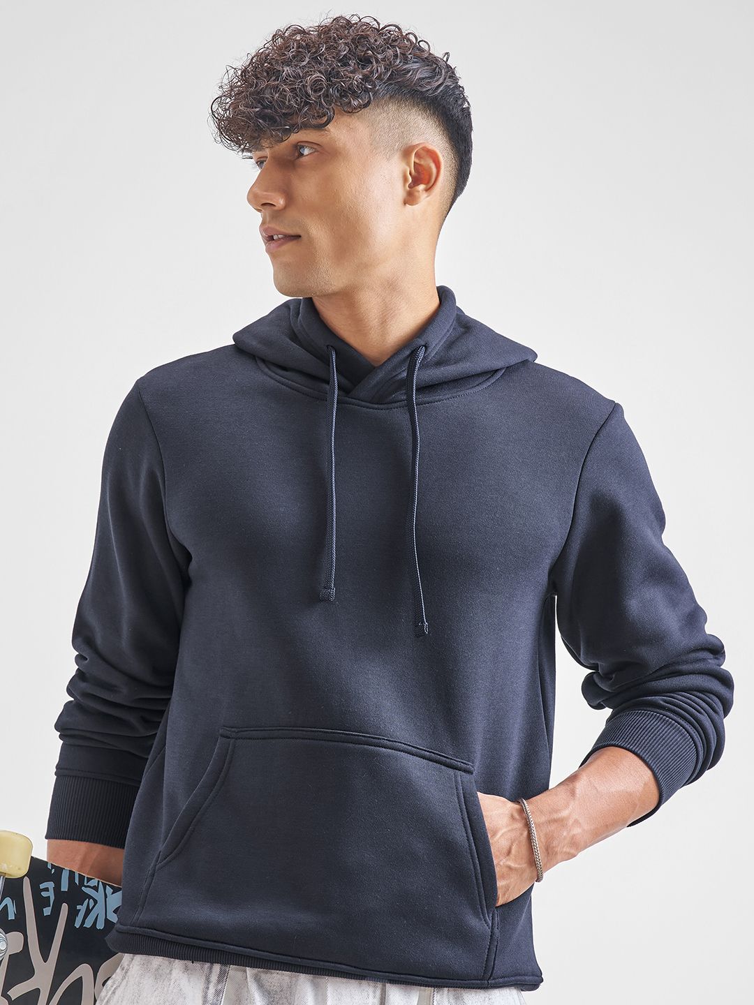 czu4fvRw_9f5d039e3197471bb2ba91101f65f732.jpg HIGHLANDER Men Navy Blue Sweatshirt - Image 1